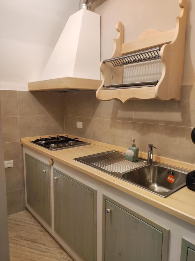 Dimora Tra Ciuchi E Poeti Apartment L'Aquila Bagian luar foto
