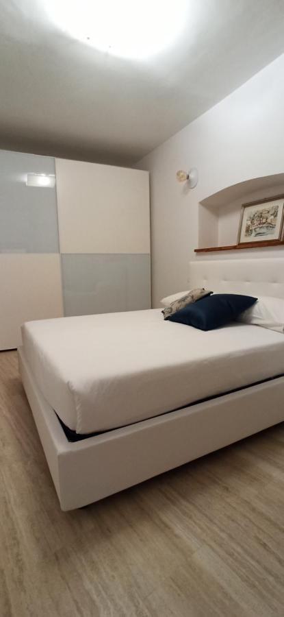 Dimora Tra Ciuchi E Poeti Apartment L'Aquila Bagian luar foto